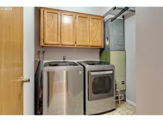 Photo #3: 23222754 Listing