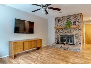 Photo #5: 23222754 Listing