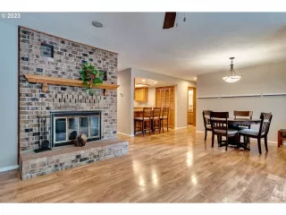 Photo #6: 23222754 Listing