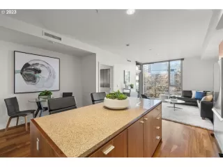 Photo #2: 23222841 Listing