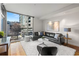 Photo #5: 23222841 Listing