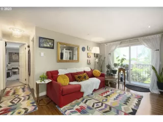 Photo #4: 23223531 Listing