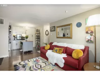 Photo #6: 23223531 Listing