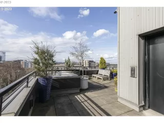 Photo #6: 23223595 Listing