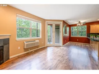 Photo #3: 23224359 Listing