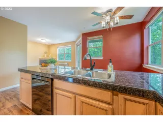 Photo #6: 23224359 Listing