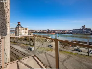 Photo #5: 23224584 Listing