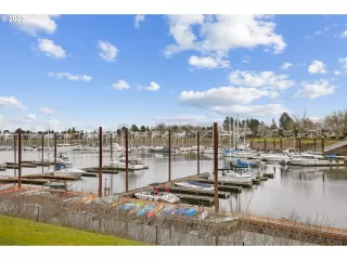 Photo #4: 23224815 Listing