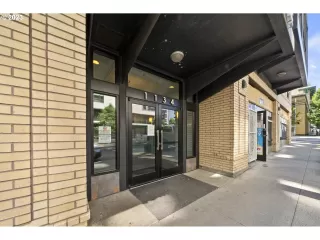 Photo #2: 23225078 Listing