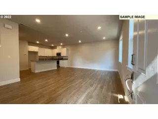 Photo #5: 23227853 Listing