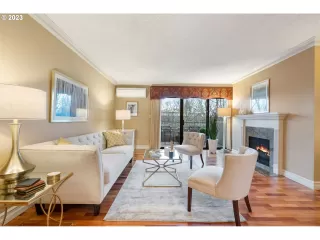 Photo #4: 23227983 Listing