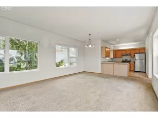 Photo #5: 23229211 Listing