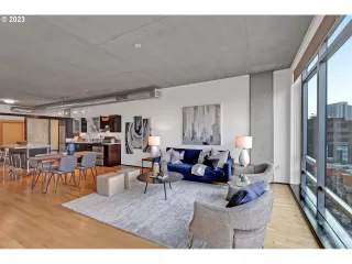 Photo #5: 23229435 Listing 