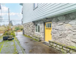 Photo #2: 23229802 Listing