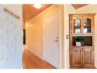 Photo #3: 23229802 Listing