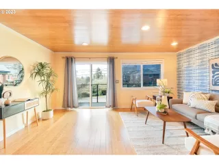 Photo #4: 23229802 Listing