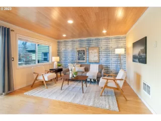 Photo #5: 23229802 Listing