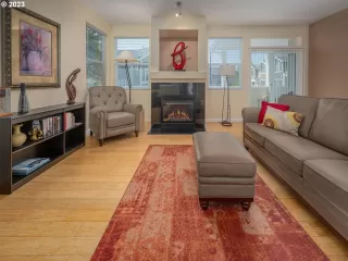 Photo #4: 23230230 Listing