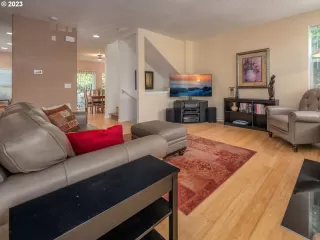 Photo #5: 23230230 Listing