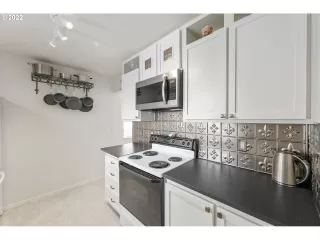 Photo #5: 23230280 Listing 