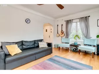 Photo #4: 23232659 Listing 