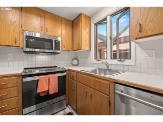 Photo #6: 23233336 Listing 
