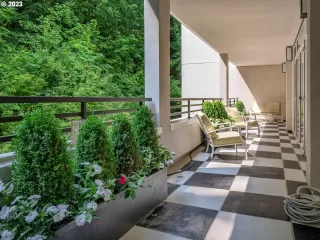 Photo #1: 23233517 Listing