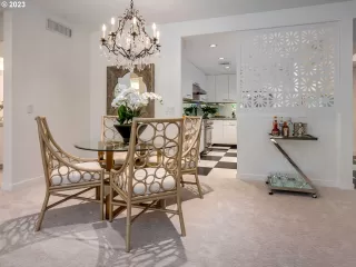 Photo #3: 23233517 Listing