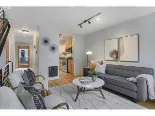 Photo #2: 23233678 Listing