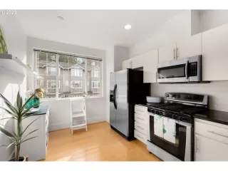 Photo #4: 23234400 Listing 