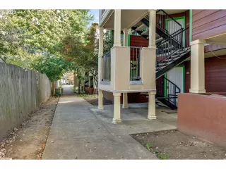 Photo #3: 23235340 Listing 