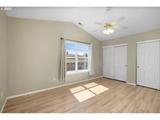 Photo #5: 23235498 Listing 