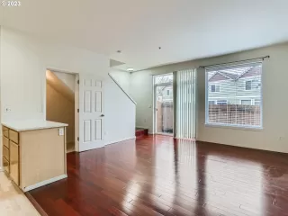 Photo #2: 23235887 Listing