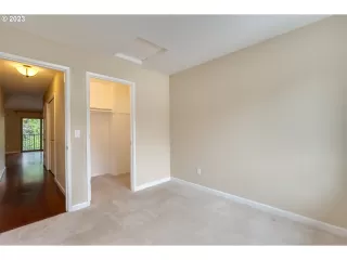 Photo #4: 23236342 Listing 