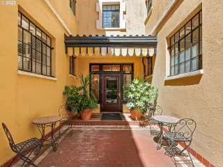 Photo #1: 23236806 Listing