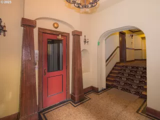 Photo #3: 23236806 Listing