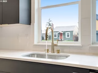 Photo #4: 23236855 Listing