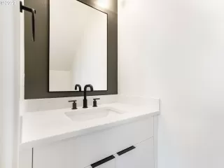 Photo #5: 23236855 Listing