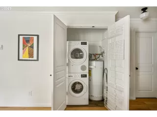 Photo #2: 23237081 Listing