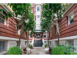 Photo #2: 23237889 Listing