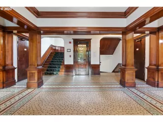 Photo #3: 23237889 Listing