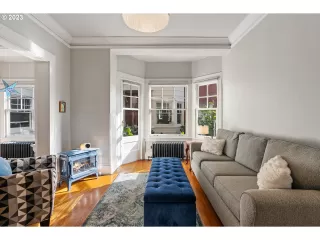 Photo #6: 23237889 Listing