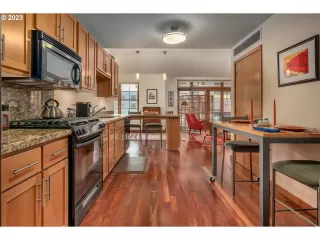 Photo #4: 23237910 Listing