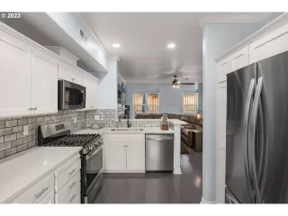 Photo #2: 23238735 Listing 