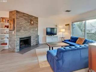 Photo #2: 23239190 Listing 