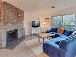 Photo #3: 23239190 Listing 