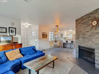 Photo #4: 23239190 Listing 