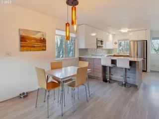 Photo #6: 23239190 Listing 