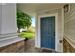 Photo #5: 23239225 Listing