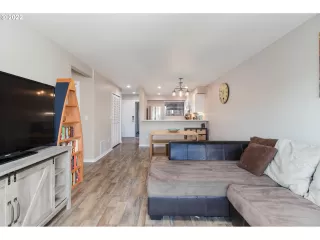 Photo #6: 23239854 Listing